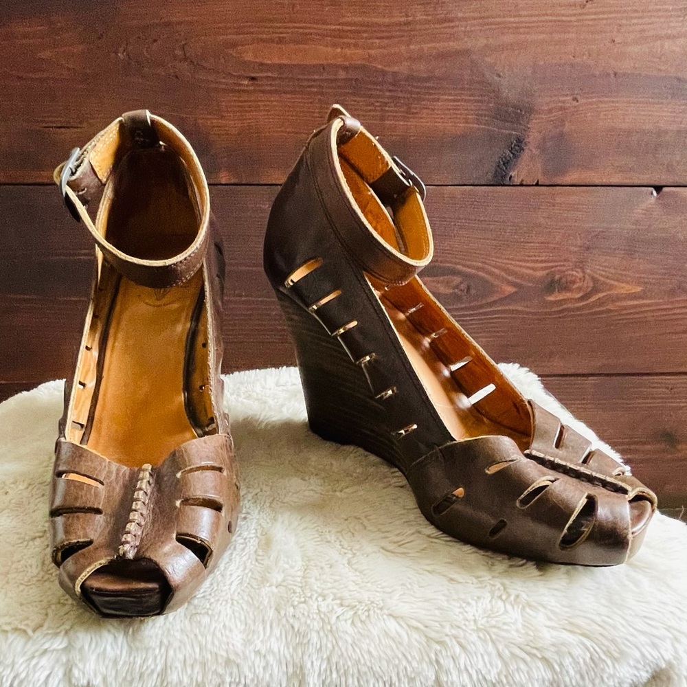 Vintage Frye Wedges Sandals